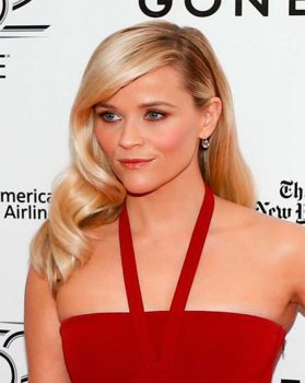 Hairstyle in Reese Witherspoon