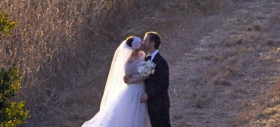 He married Anne Hathaway | Pinklia | Your favorite portal to look beautiful  and unique